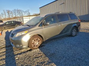 Toyota Sienna XLE 3.5L 6 2011