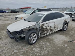 Volkswagen Passat SE 2.0L 4 2013