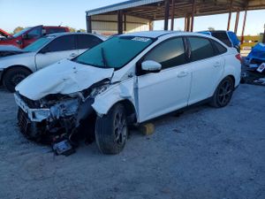 Ford Focus SE 2.0L 4 2014
