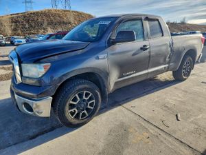 Toyota Tundra DOUBLE CAB SR5 5.7L 8 2011