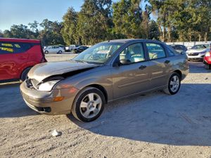 Ford Focus ZX4 2.0L 4 2005