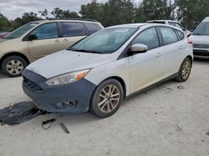 Ford Focus SE 2.0L 4 2015