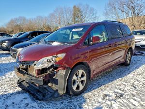 Toyota Sienna LE 3.5L 6 2014