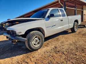 Dodge Dakota 4.7L 8 2000