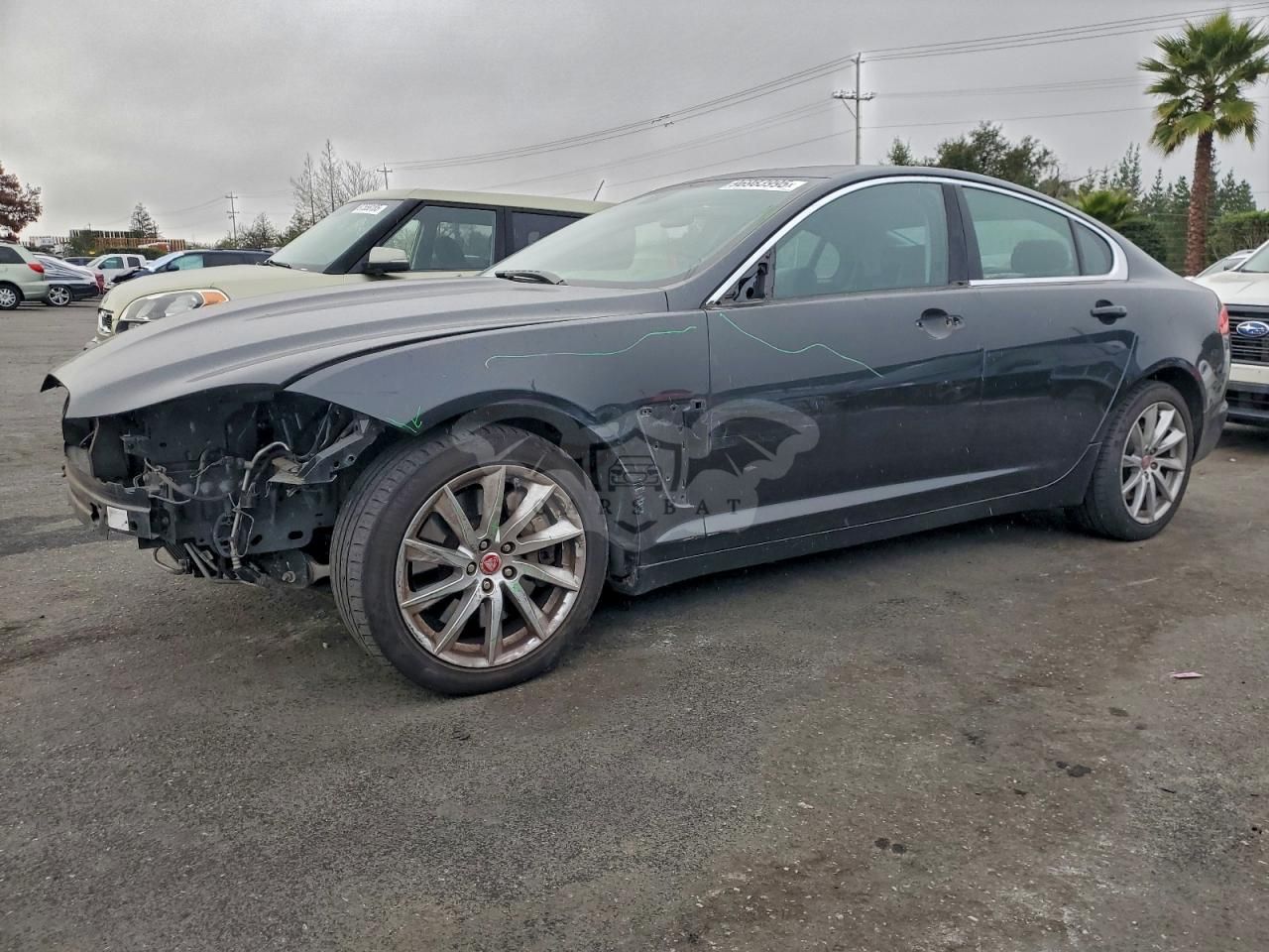 Jaguar XF 2.0T PREMIUM 2.0L 4 2015