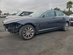 Jaguar XF 2.0T PREMIUM 2.0L 4 2015