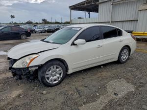 Nissan Altima BASE 2.5L 4 2012