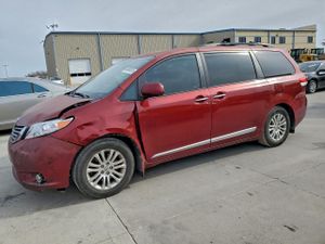 Toyota Sienna XLE 3.5L 6 2012