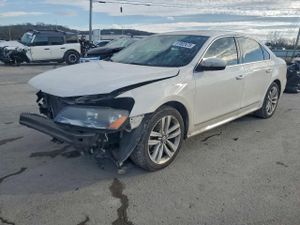 Volkswagen Passat SEL 2.0L 4 2014