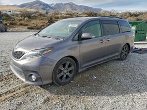 Toyota Sienna SPORT 3.5L 6 2015