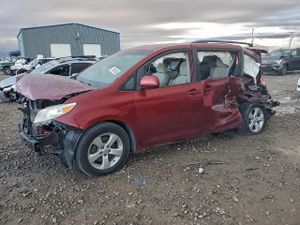 Toyota Sienna LE 3.5L 6 2011