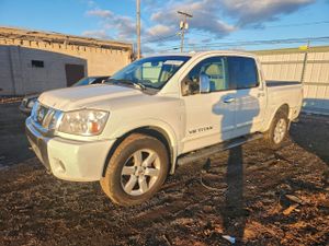 Nissan Titan S 5.6L 8 2011