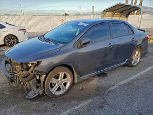 Toyota Corolla BASE 1.8L 4 2013
