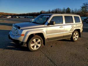 Jeep Patriot LATITUDE 2.4L 4 2014