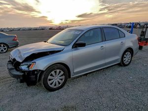 Volkswagen Jetta BASE 2.0L 4 2012