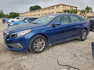 Hyundai Sonata SE 2.4L 4 2015