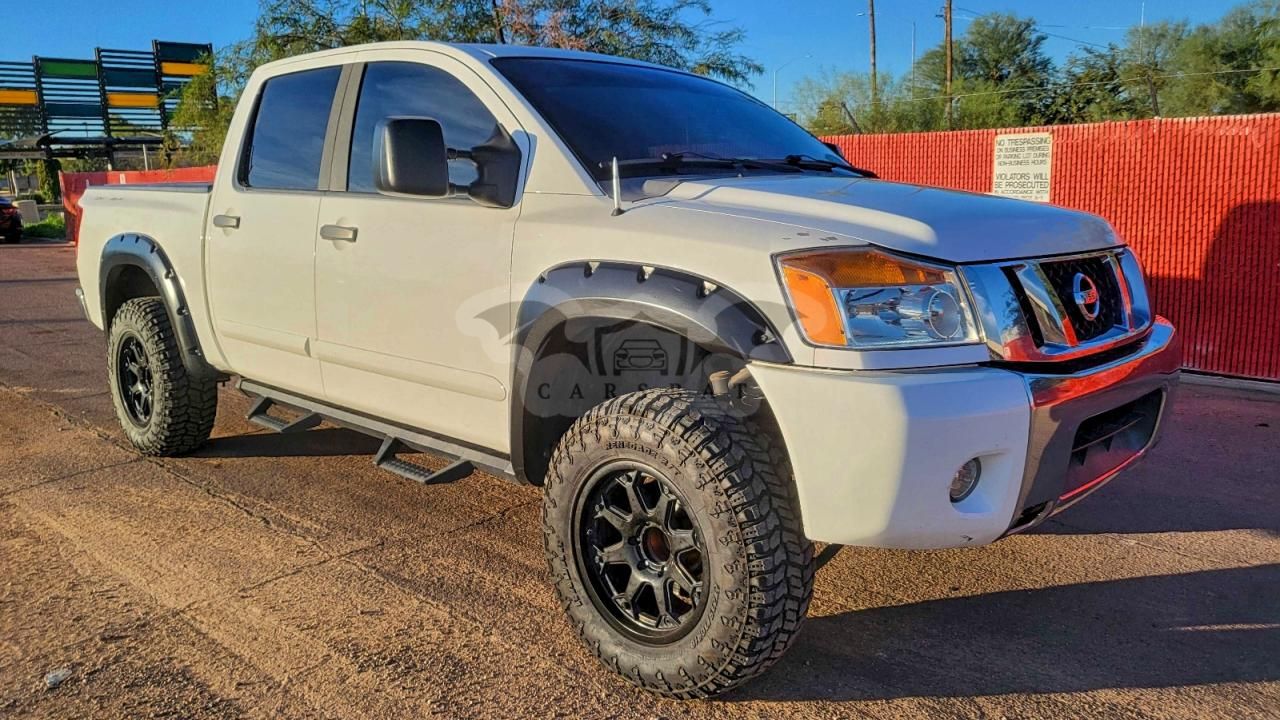 Nissan Titan S 5.6L 8 2011