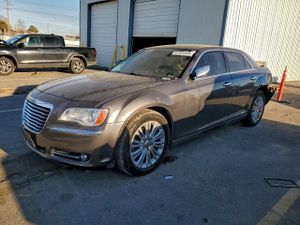 Chrysler 300C 5.7L 8 2013