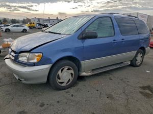 Toyota Sienna LE 3.0L 6 1999