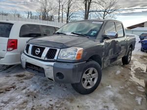 Nissan Titan XE 5.6L 8 2004