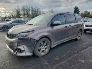 Toyota Sienna SPORT 3.5L 6 2015