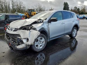 Toyota Rav4 LE 2.5L 4 2015