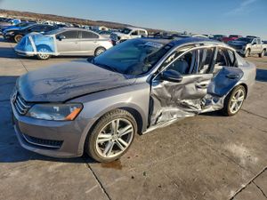 Volkswagen Passat SE 2.0L 4 2014
