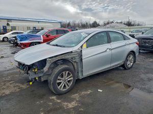 Hyundai Sonata GLS 2.4L 4 2013