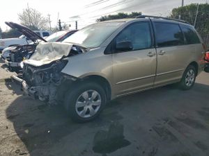 Toyota Sienna CE 3.3L 6 2005