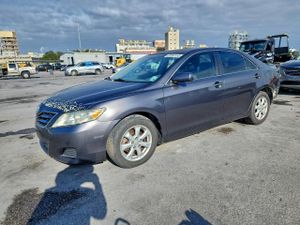 Toyota Camry BASE 2.5L 4 2011