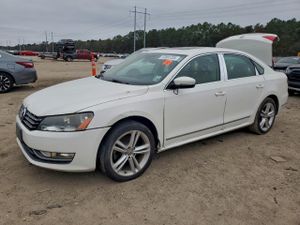 Volkswagen Passat SE 2.0L 4 2014