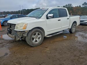 Nissan Titan XE 5.6L 8 2004