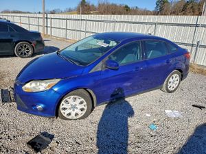 Ford Focus SE 2.0L 4 2012