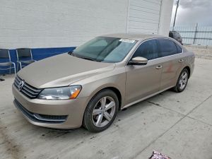 Volkswagen Passat SE 1.8L 4 2015