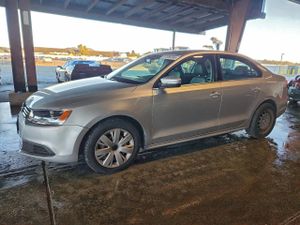Volkswagen Jetta SE 2.5L 5 2013