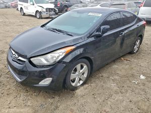 Hyundai Elantra GLS 1.8L 4 2013