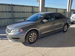 Volkswagen Passat S 2.5L 5 2013