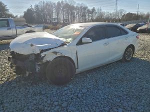 Toyota Camry LE 2.5L 4 2015