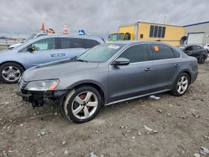 Volkswagen Passat SE 2.5L 5 2012