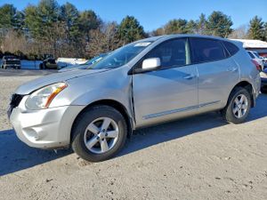 Nissan Rogue S 2.5L 4 2013