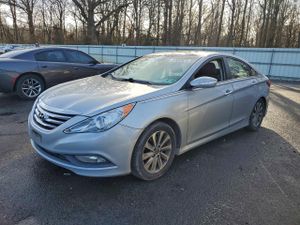 Hyundai Sonata SE 2.4L 4 2014