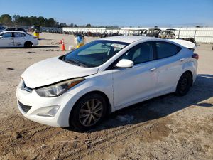 Hyundai Elantra SE 1.8L 4 2015