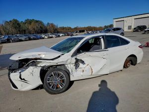 Toyota Camry LE 2.5L 4 2015