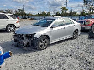 Toyota Camry SE 3.5L 6 2012