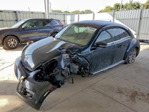 Volkswagen Beetle 2.0L 4 2013