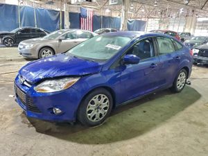 Ford Focus SE 2.0L 4 2012