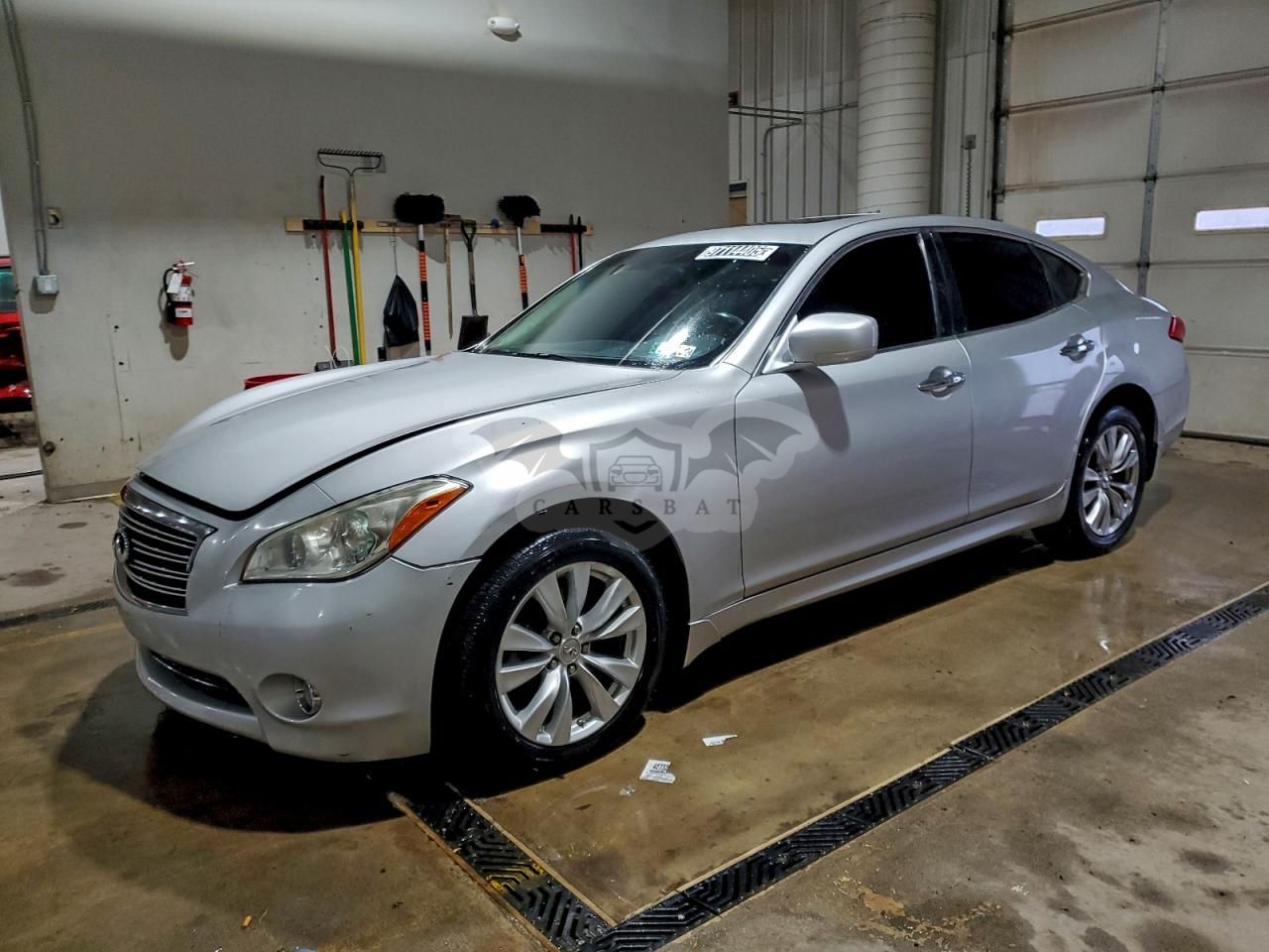 Infiniti M37 X 3.7L 6 2011
