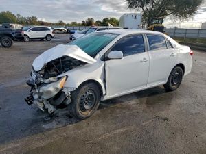 Toyota Corolla BASE 1.8L 4 2013