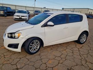 Chevrolet Aveo (Sonic) LS 1.8L 4 2015