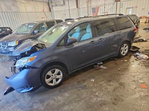 Toyota Sienna LE 3.5L 6 2014